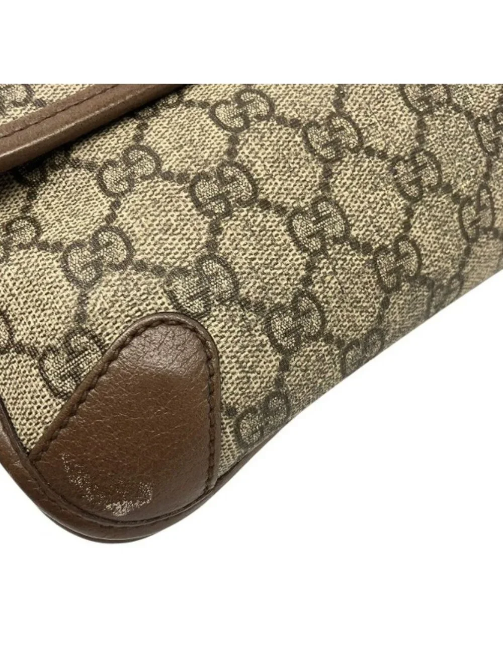 Gucci Messenger Bag GG Supreme